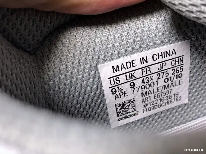 EQ7597 Yeezy 700 Adidas Boost Inertia